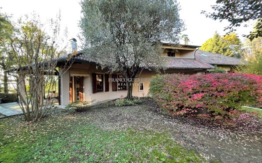 1-villasingolabarzagogiardinoimmobiliarefrancoguerrierimonzabrianza